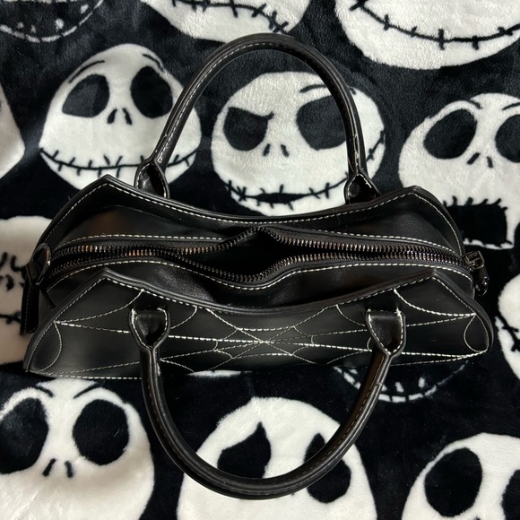 Spiderweb Bat Purse - Picture 5 of 6